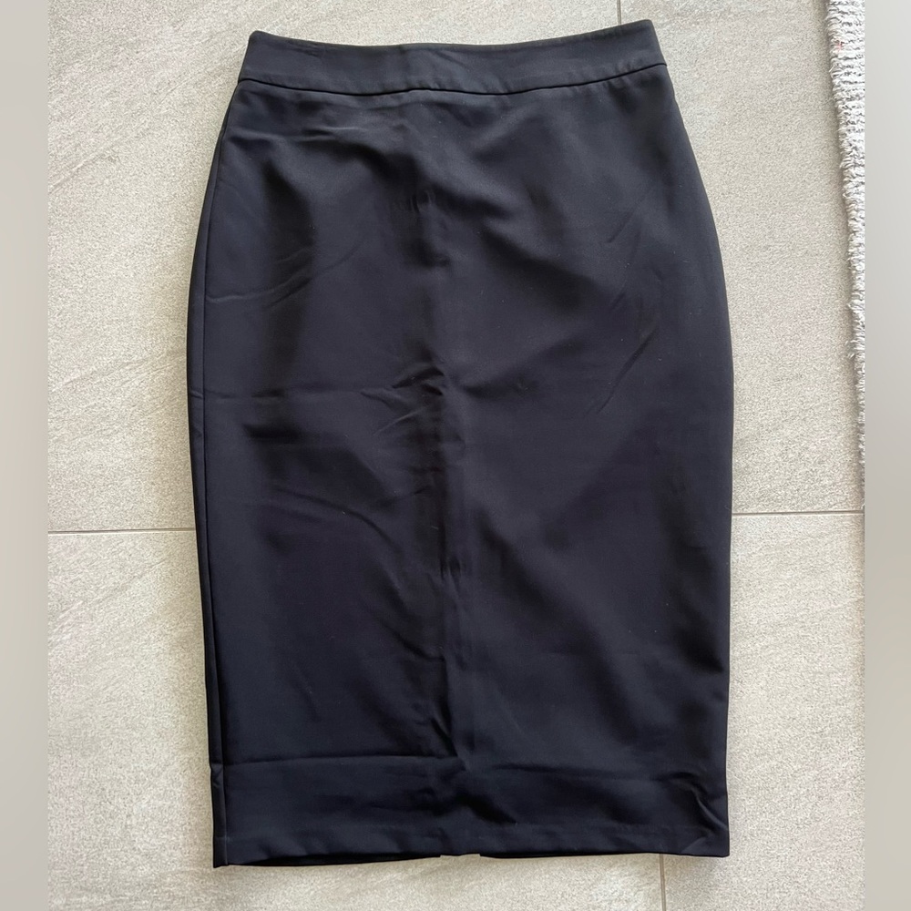 Black pencil skirt